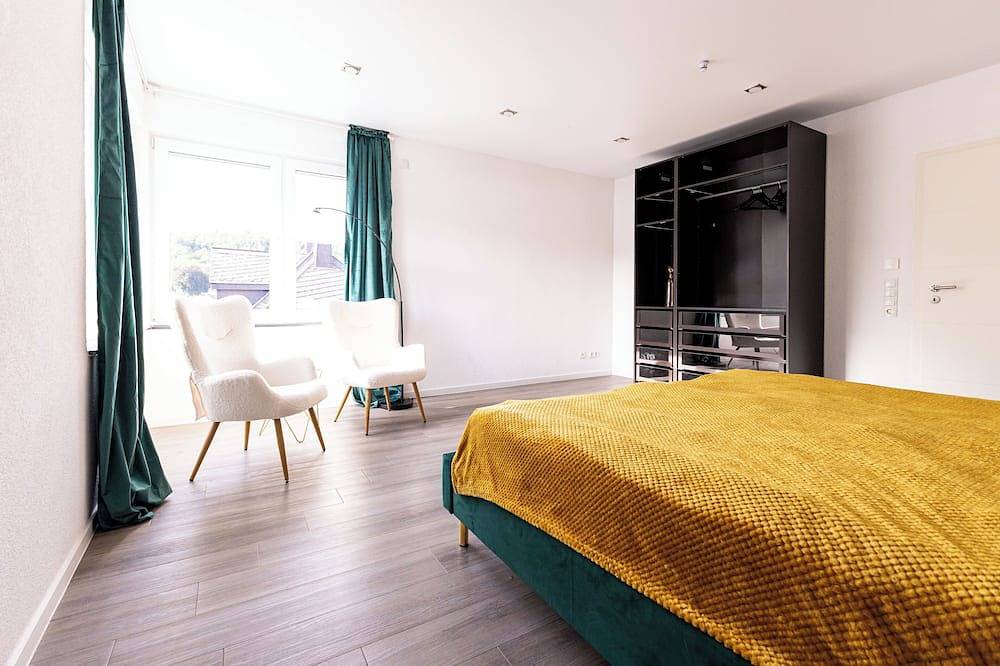 Ganze Wohnung, Design-Apartment zentral in Andernach mit top Aussicht, Wifi, Küche, Parkplatz in Andernach, Osteifel