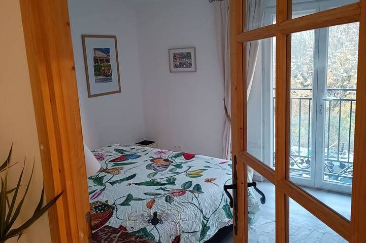Gîte pour 2 personnes, avec jardin et balcon, animaux acceptés à Javerlhac-et-la-Chapelle-Saint-Robert - 2