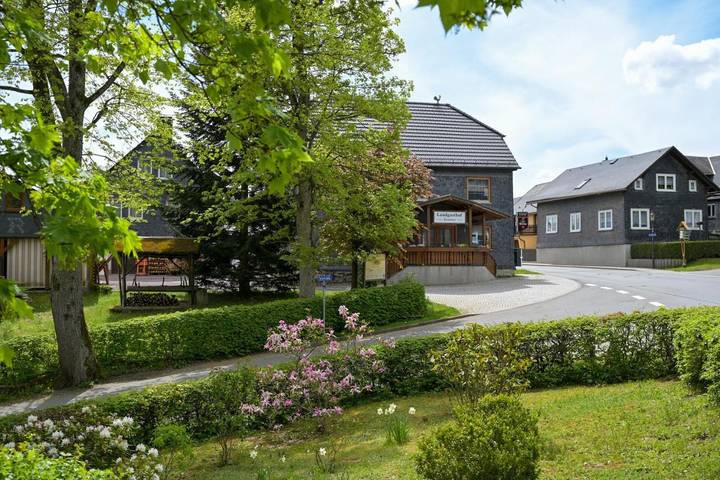 Ferienhaus für 2 Personen, mit Terrasse und Garten in Königsee
