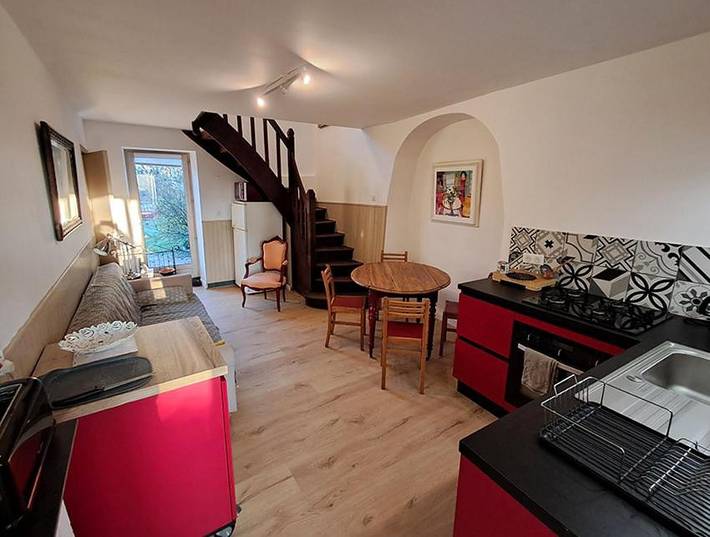 Location de vacances pour 4 personnes, avec jardin ainsi que vue et piscine, animaux acceptés à Blaison-Gohier - 4