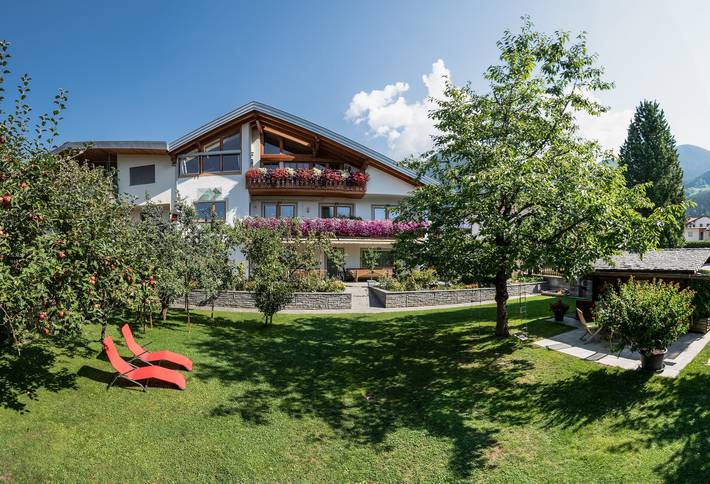 Ganze Wohnung, Ferienwohnung Eder Apt Kehlburg mit Bergblick, privater Terrasse und WLAN in Gais, Kronplatz