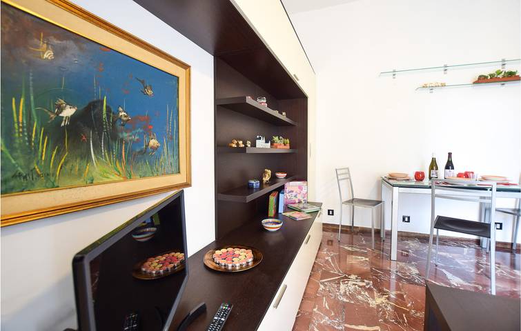 Appartement de vacances entier, 2km Beach Apt : Réfrigérateur, Congélateur, Internet in Chiavari, Riviera di Levante