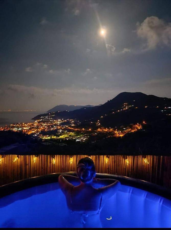 Chambre d’hôte pour 6 personnes, avec vue et jardin, animaux acceptés à Lipari - 2