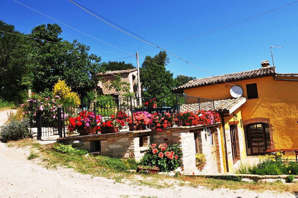 App. Nest - B & B Bosimano, intim und romantisch, völlig unabhängig in Arcevia, Ancona Provinz