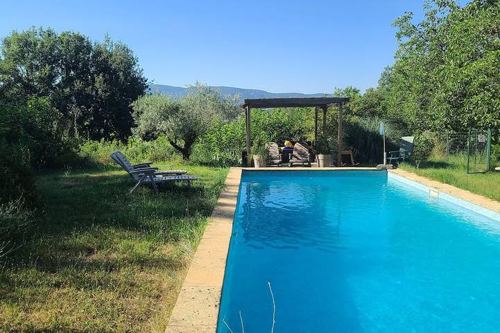 Appartement de vacances pour 4 personnes, avec Terrasse ainsi que Jardin et Piscine