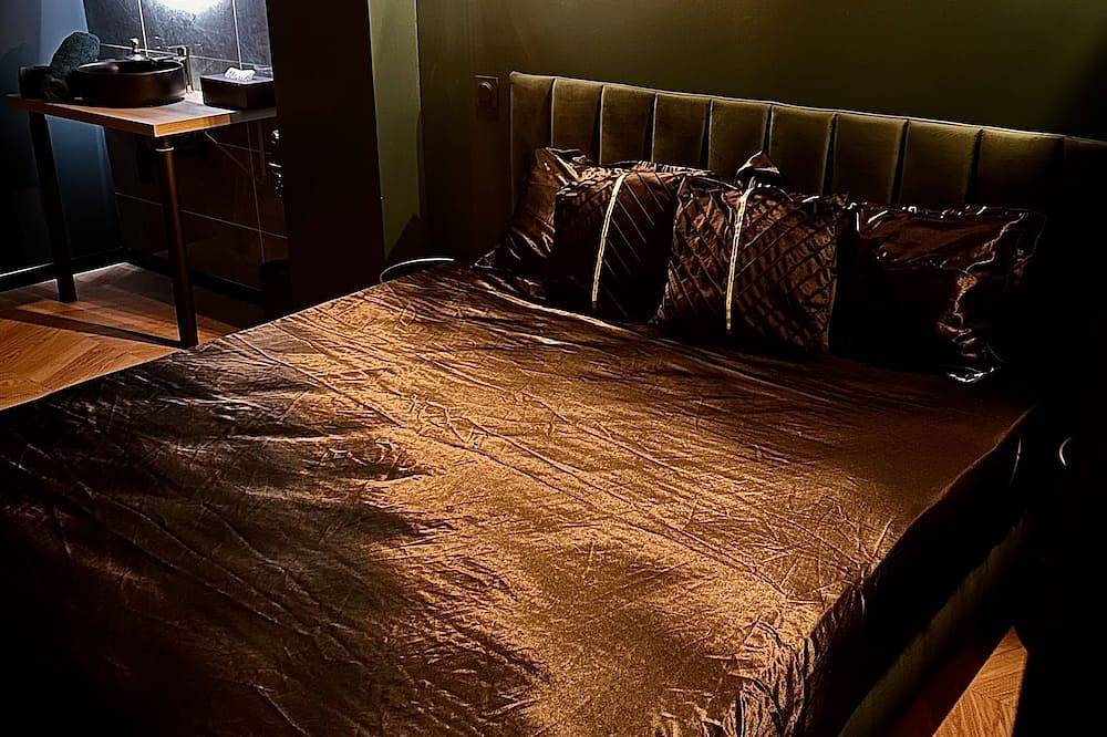 Love Room La Traversière in Villeneuve-sur-Lot, Villeneuve-sur-Lot region