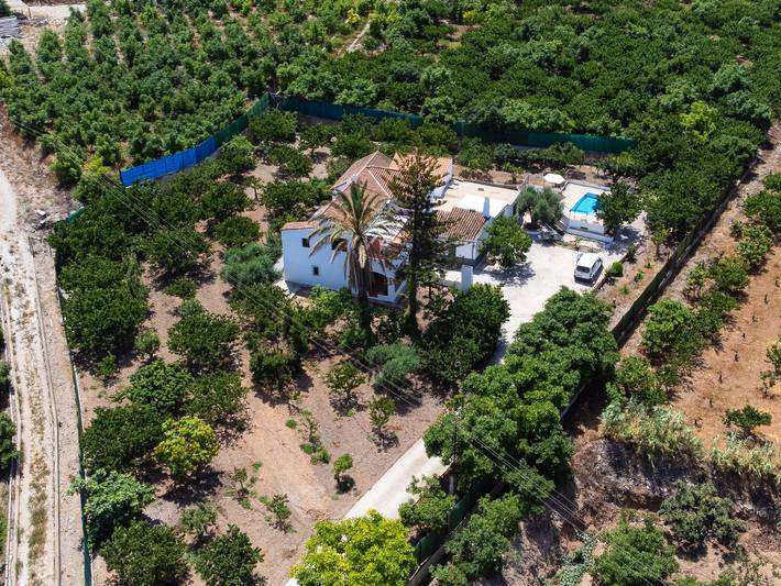 Casa rural para 7 personas, con balcón y jardín en Motril