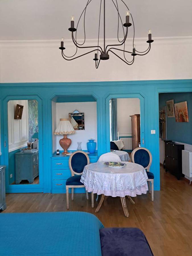 Gîte pour 2 personnes, avec balcon et vue, animaux acceptés dans Thermes Henry Chatel Guyon - 2