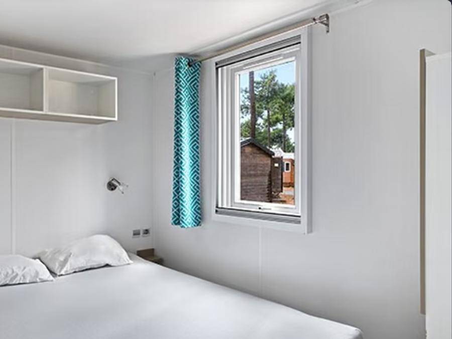 Camping Domaine du Cros d’Auzon - Mobilhome 4 personnes - Comfort | 2 Ch. | 4 Pers. | Terrasse surélevée | Clim. in Saint-Maurice-d'Ardèche, Ardèche