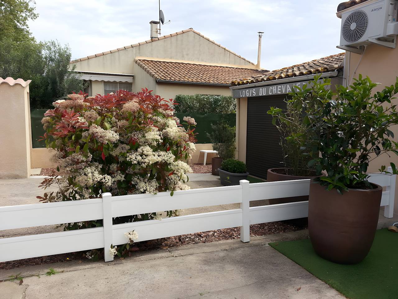 Apartamento entero, Apartamento «Logis Du Chevalet» con terraza privada, Wi-Fi y aire acondicionado in Pomérols, Côte d'Améthyste