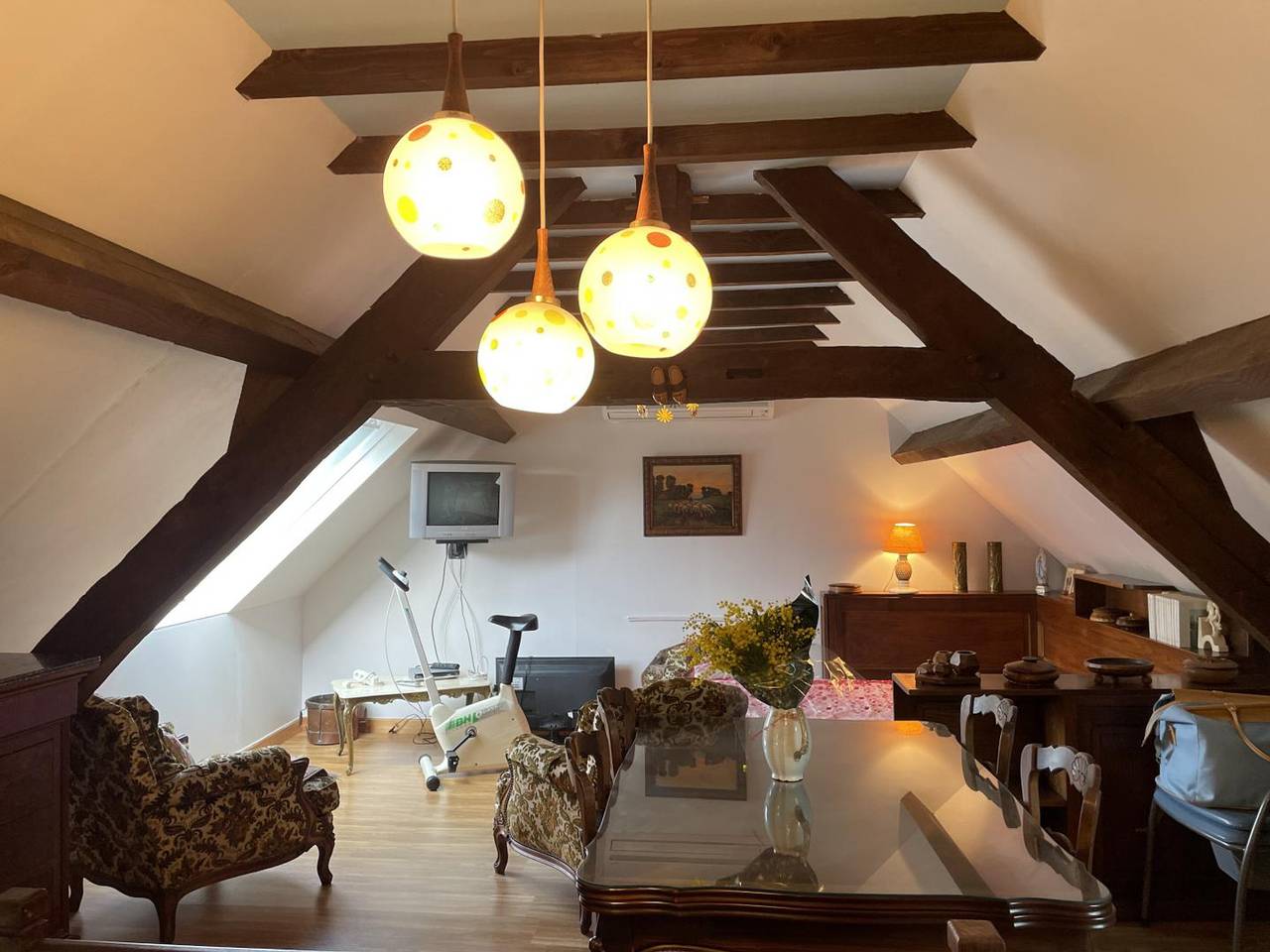 Charming Family Home in Bourbonnaise Mountains with Garden & Nearby Hiking Trails in Arfeuilles, Vichy region