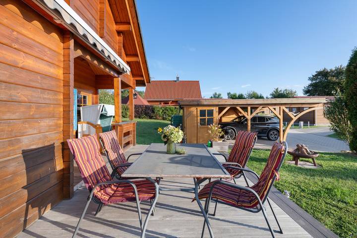 Ferienhaus 'Gross Nemerow' mit privater Terrasse, Wi-Fi und Klimaanlage in Tollensesee, Groß Nemerow