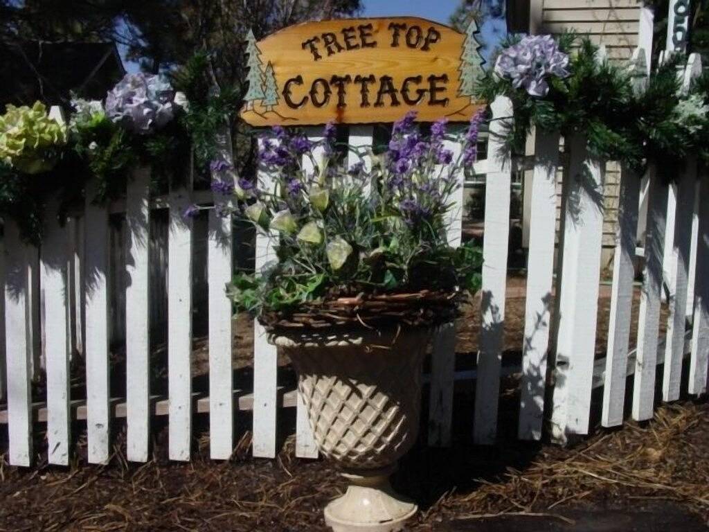 Tree Top Cottage-Romantische Whirlpool Wifi Haustiere 125. 00/145. 00 in Big Bear Lake, San Bernardino County