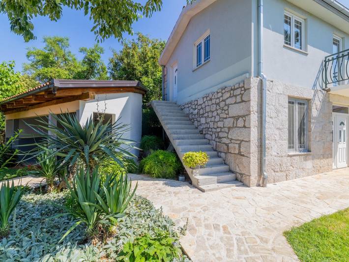 Villa für 10 Personen, mit Garten und Pool sowie Balkon, kinderfreundlich - 1