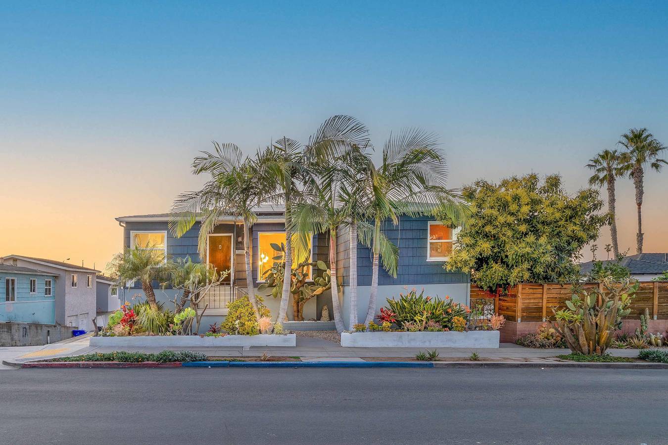 Ocean Beach Bungalow - Close To Beach in San Diego, San Diego County