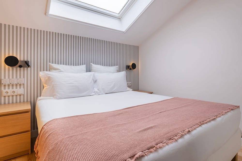 Blue Sky Villa 1 by Lovelystay in Aroeira, Corroios