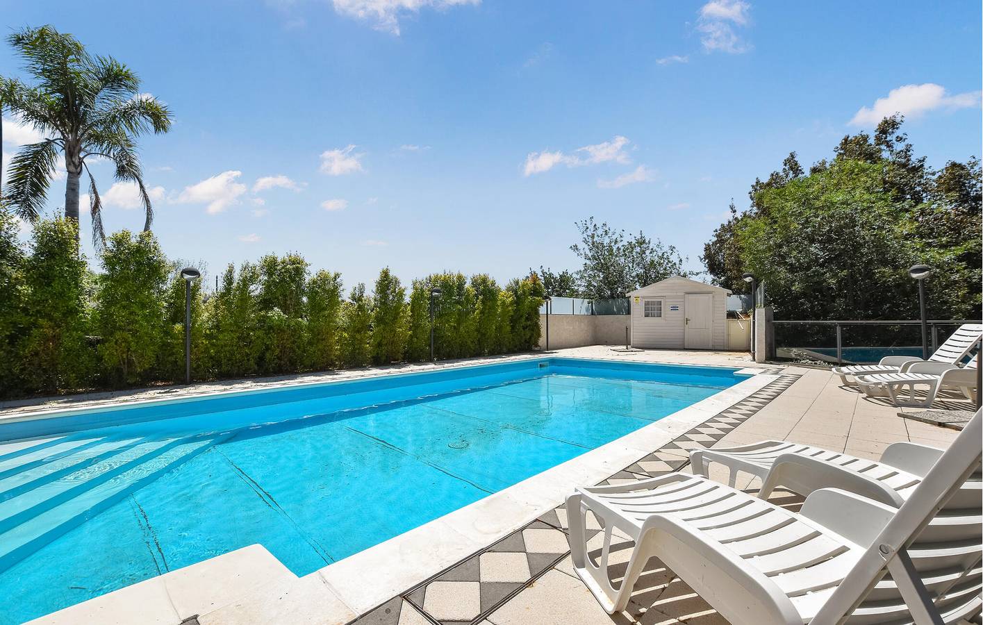 Appartamento intero, Appartamento con vista mare, piscina e terrazza, WiFi 600 m dal ristorante, 2,5 km da Pennisi in Aci Sant'Antonio, Etna