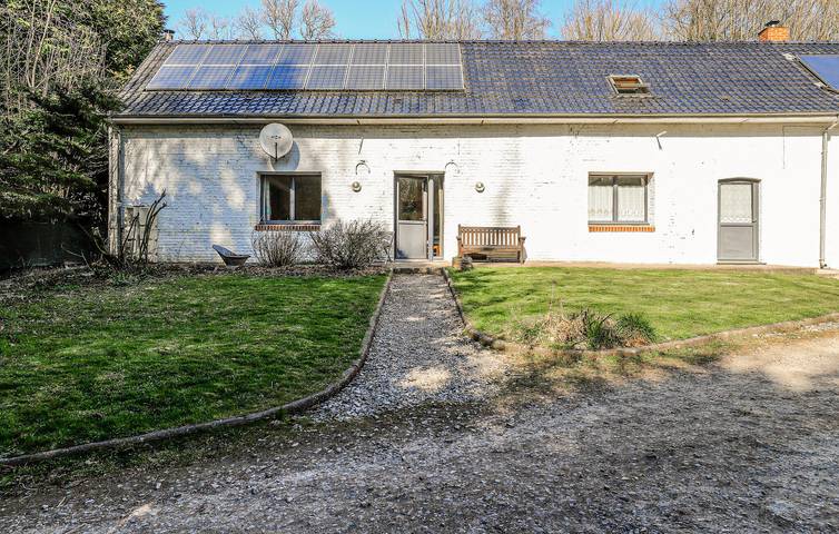 Gîte pour 8 personnes, avec jardin à Hucqueliers