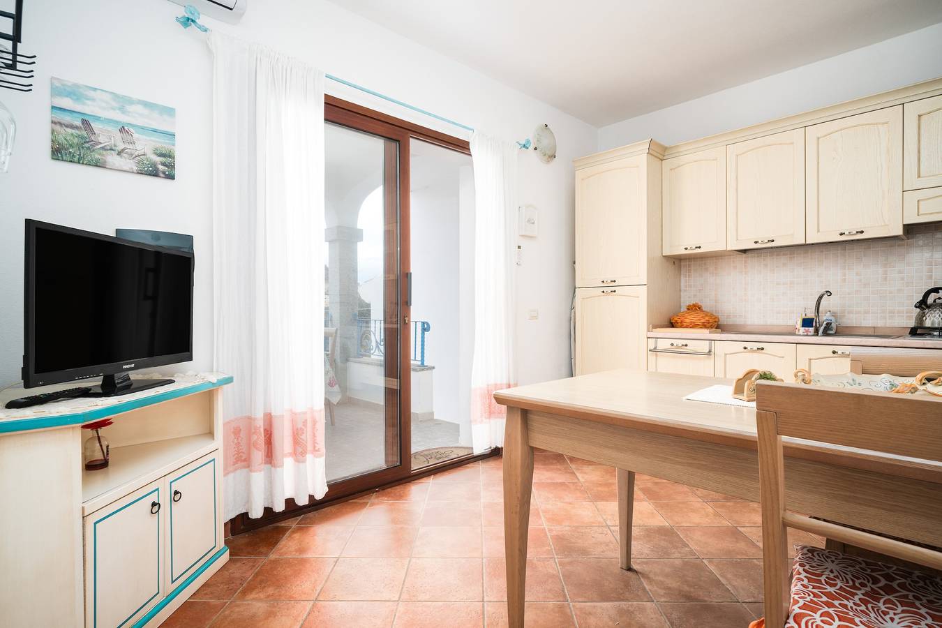 Appartamento intero, Appartamento 'S'ercole Superior' con vista sul borgo medievale e terrazza privata in Flumini, Posada