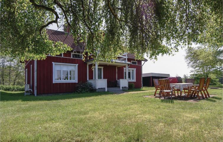 Hus för 10 Personer med trädgård in Vänern