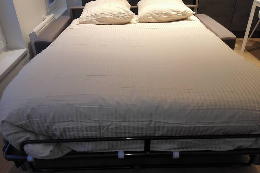 Apartamento entero, ★★★ Delarnor - T2 Bright Downtown Voltaire bedroom courtyard ★★★ in San Quintín (Aisne), Aisne