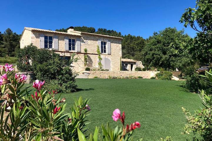 Mas 5* with stones, heart of the Alpilles - Superb view - Pool and Jacuzzi in Les Baux-de-Provence, Region de Arles