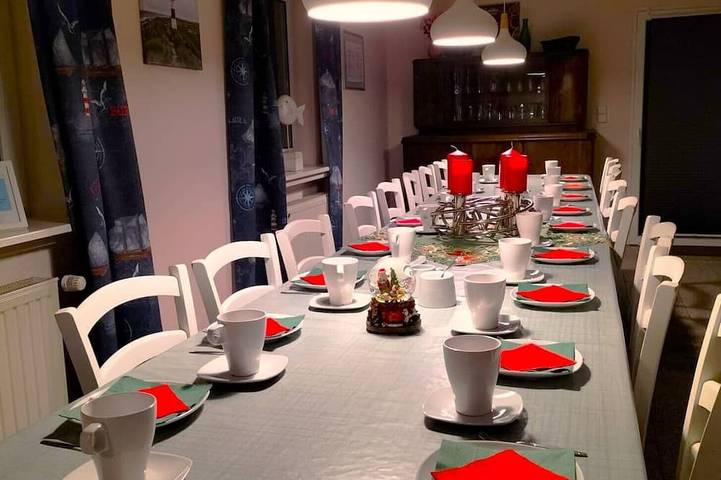 Ferienhaus für 23 Personen, mit Terrasse und Garten sowie Sauna in Zetel