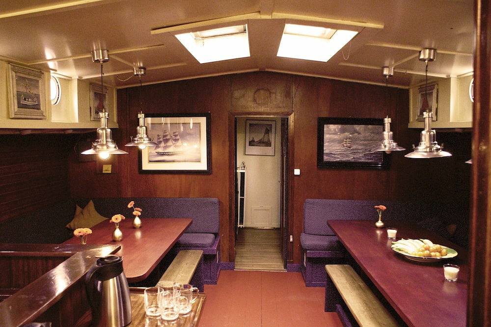 Voile 'Liberté' Amsterdam, 7 cabines, 20 lits in Weesp, Groene Hart