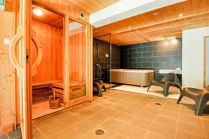 Location de vacances pour 15 personnes, avec jacuzzi ainsi que sauna et terrasse, animaux acceptés à Morzine - 2
