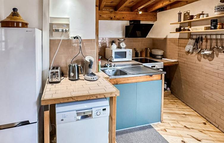 Appartement confortable à Aulos - Parking, lave-linge et centre ville à proximité in Les Cabannes, Ariège