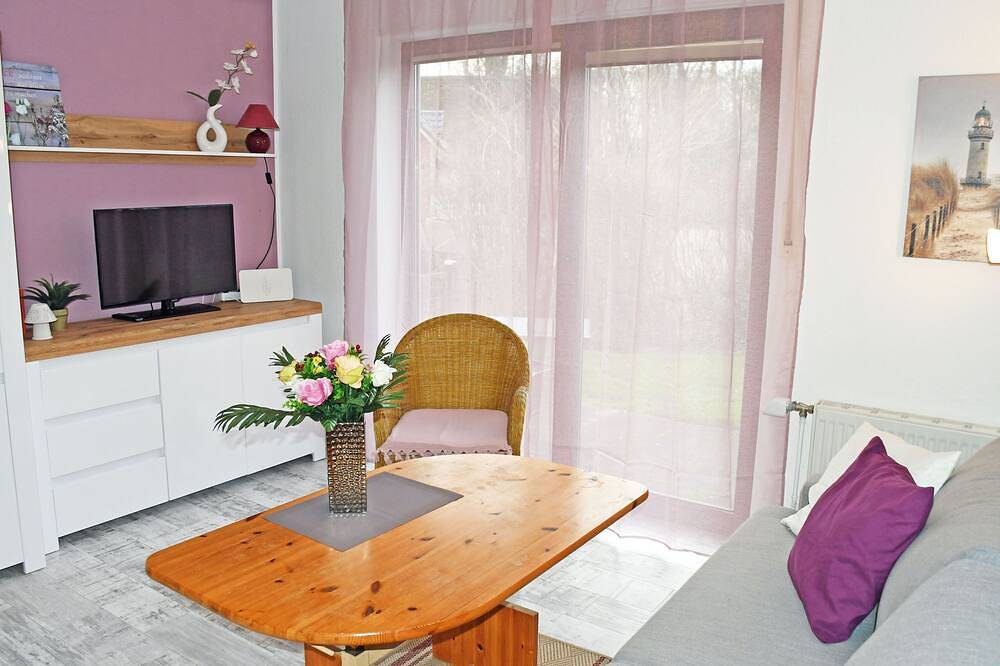 Ganze Wohnung, Ferienwohnung Johanna Terrasse und Gartenblick - Ferienwohnung Johanna mit in Gustow, Stralsund Umland