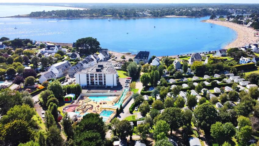Chalet pour 2 personnes, avec terrasse ainsi que vue et piscine dans le Finistère - 3