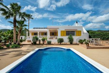 Villa in Santa Eulària des Riu, East Ibiza für 6 