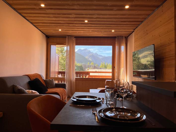 Hel studio-lejlighed, Studio 'Charmant au pied du Jandri' with Mountain View and Balcony in Mont-de-Lans, Les Deux Alpes