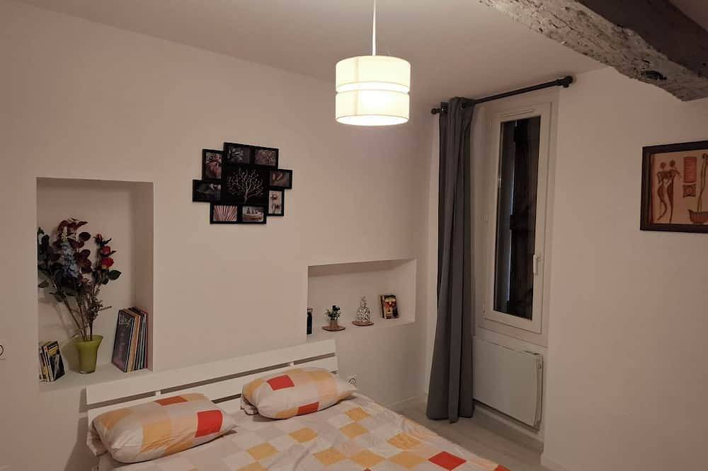 Entire apartment, Appartement T2 de 40m2, Rénové au Cœur de la Ville Médiévale des Arcs Surargens in Les Arcs (Var), Draguignan region