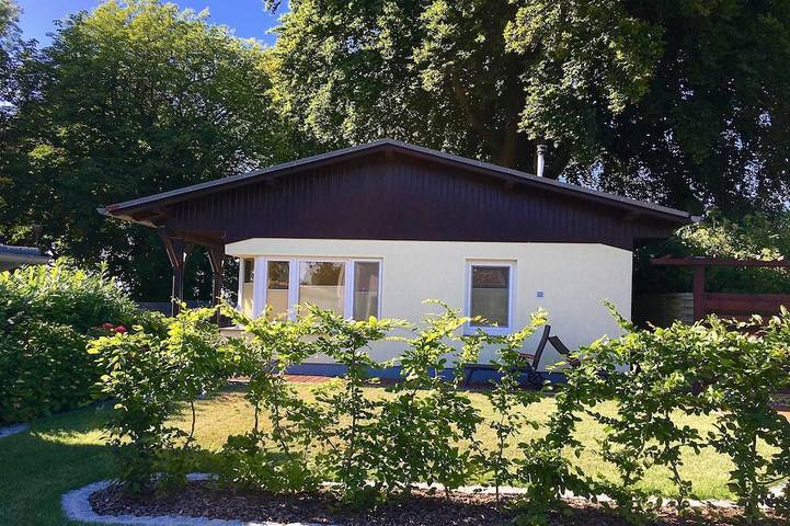 Ferienwohnung für 3 Personen, mit Terrasse und Garten in Glowe