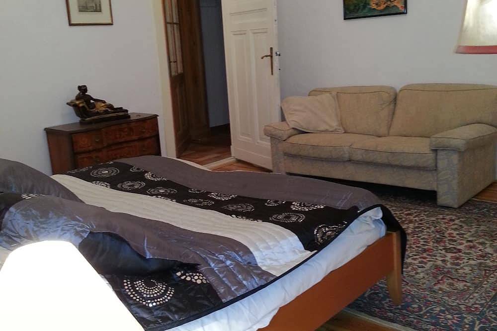 Ganze Wohnung, Kudamm Close Modernisierte Hohe Decke ruhiger und doch zentraler in Berlin Innenstadt, Berlin