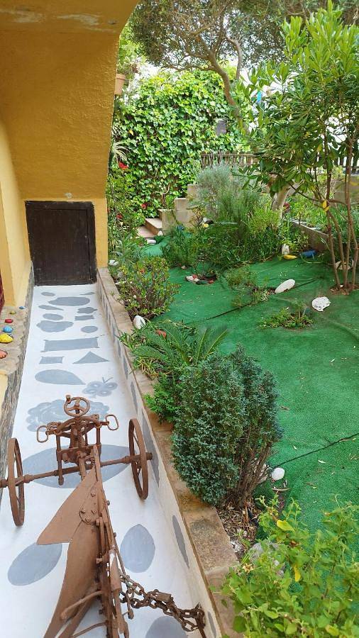 Location de vacances pour 5 personnes, avec vue ainsi que piscine et jardin, adapté aux familles à Vall-llobrega - 4