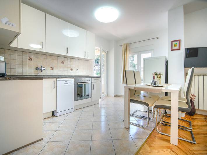 Ferienwohnung für 4 Personen, mit Terrasse in Banjol - 2