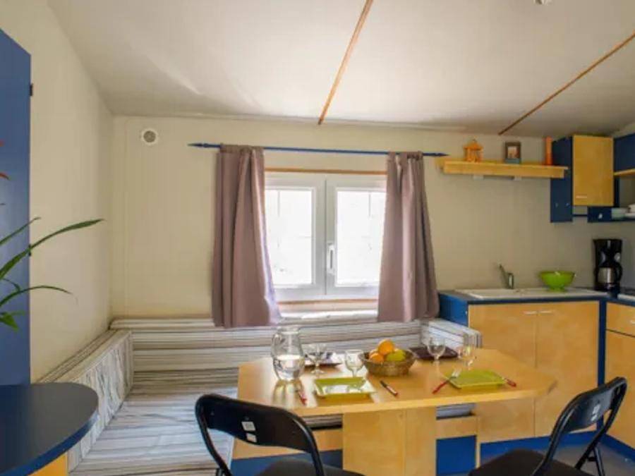 Camping Coeur d'Ardèche - Mobilhome 8 personnes - Mobil Home 4 Pièces 6/8 Personnes + Tv in Saint-Vincent-de-Durfort, Parc naturel régional des Monts d'Ardèche