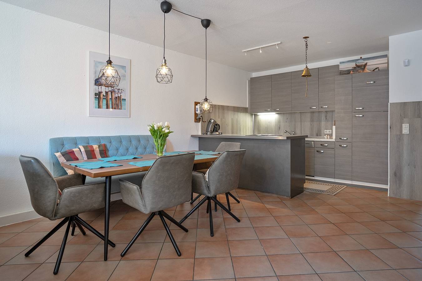 Ferienhaus 'Biene Am Meer' mit privater Terrasse und Wi-Fi in Norddeich Mole, Norddeich