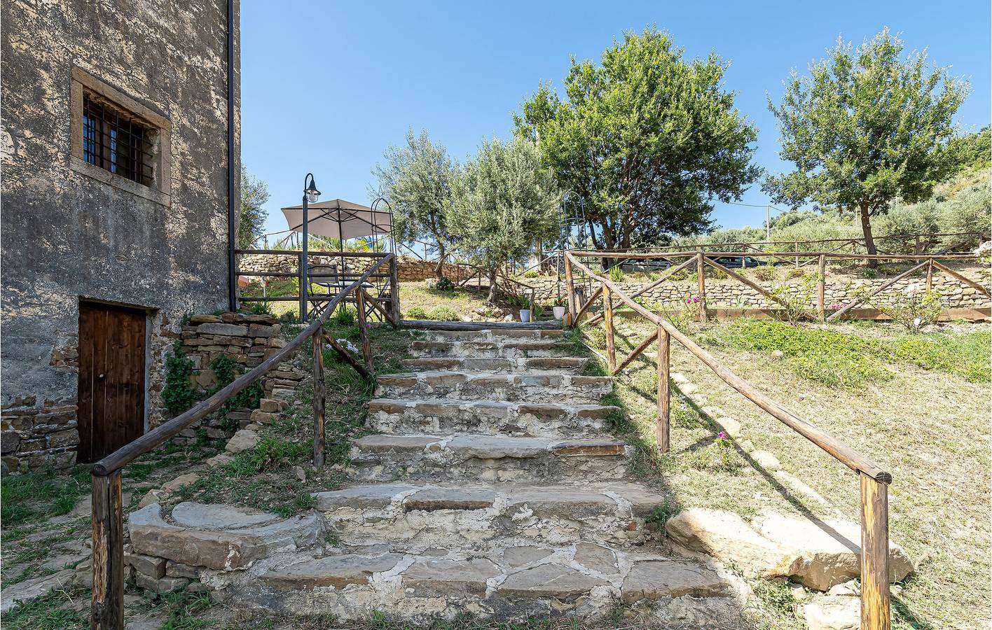 Appartamento vista mare con parcheggio e piscina in Prignano Cilento, Cilento Coast