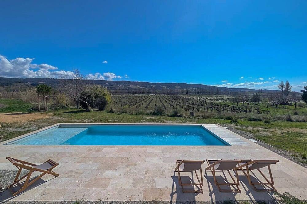 Renovated family home with heated swimming pool & garden in Tulette, Nyons region