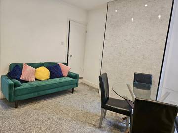 Holiday Rental for 5 People in Leicester, Heart of England, Photo 1