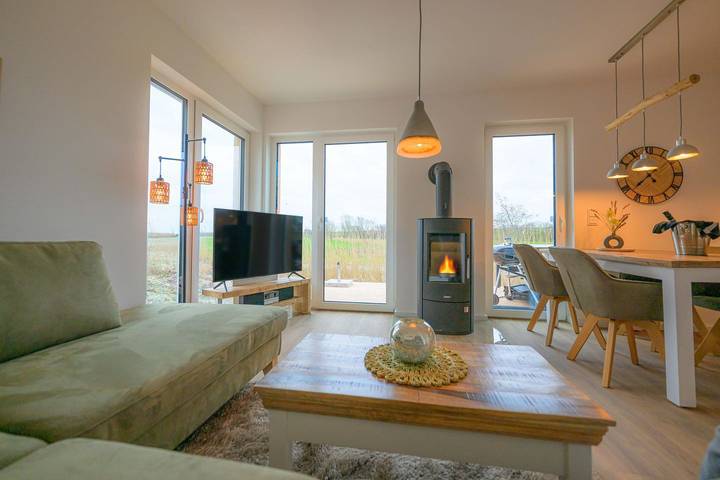 Ferienhaus für 4 Personen, mit Sauna und Ausblick sowie Garten in Butjadingen - 2