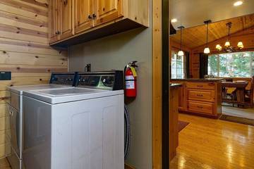 Log Cabin for 10 People in Snow Summit, Big Bear Lake, Photo 1