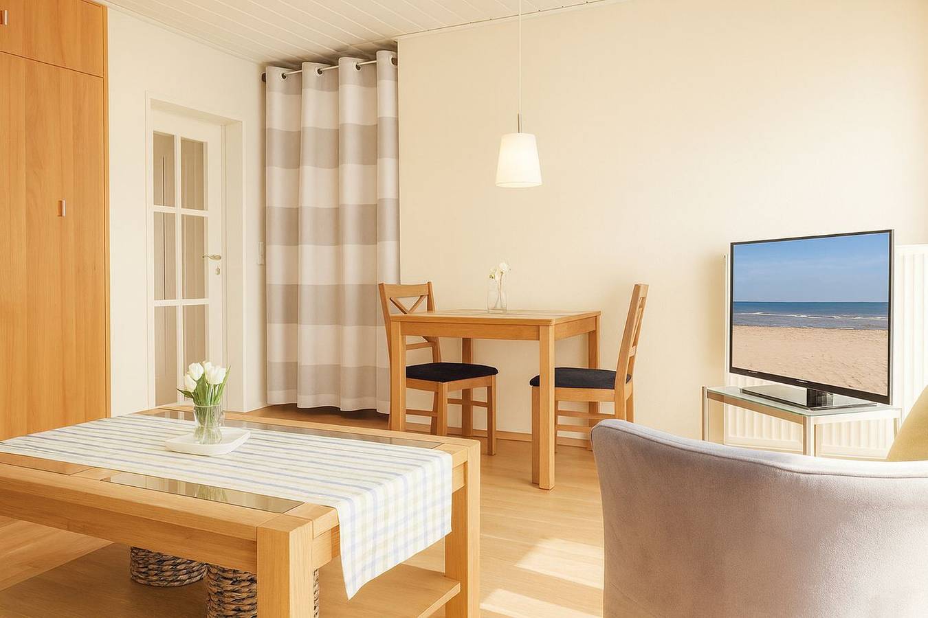 Ganze Wohnung, Komfortable Ferienwohnung mit Balkon im Küstenort Horumersiel-Friesenhörn in Schillig, Wangerland