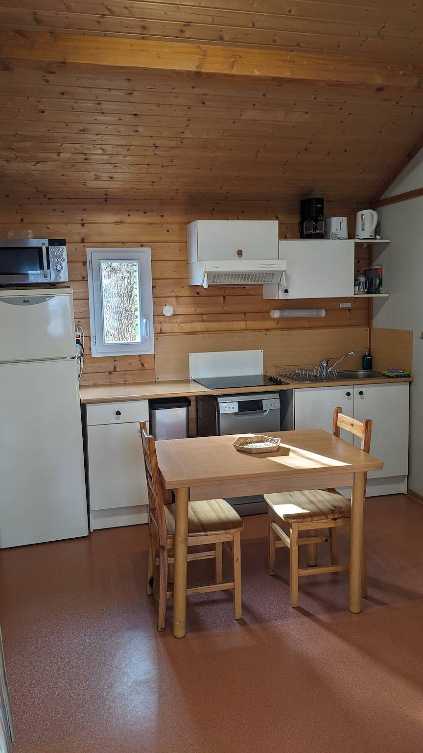 Chalet Lurra avec grande terrasse couverte et 2 piscines in Lissac-sur-Couze, Région de Brive-la-Gaillarde
