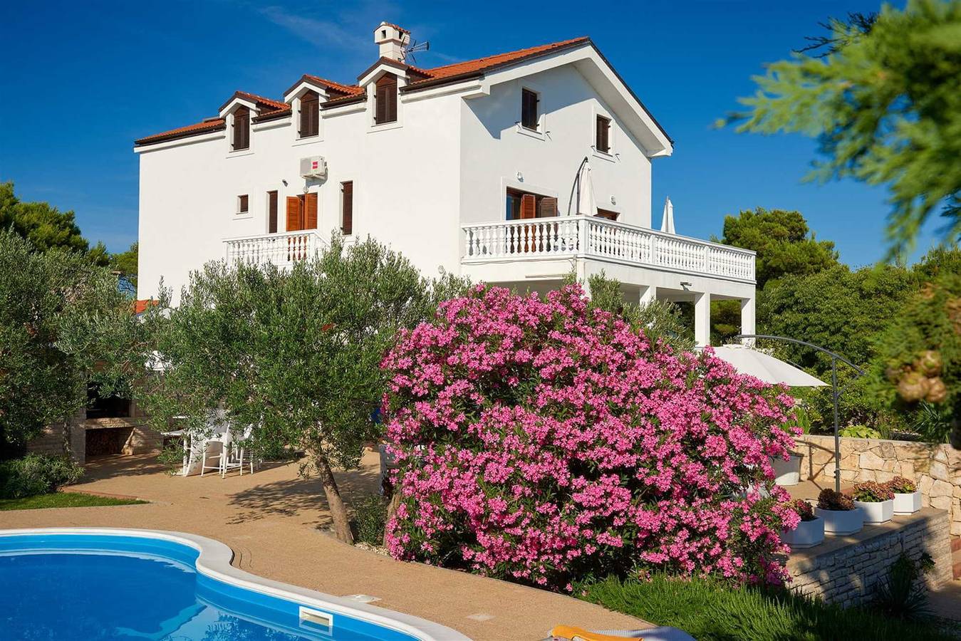 Villa pour 16 personnes avec balcon in Tisno, Šibenik-Knin