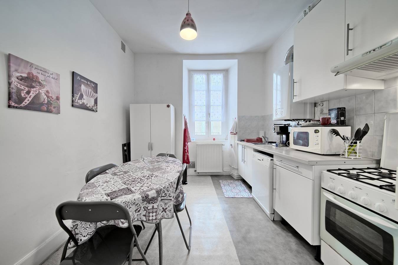 Apartamento entero, Apartamento vacacional "À Luchon" cerca de las pistas con balcón y Wi-Fi in Luchon-Superbagnères, Bagnères-de-Luchon